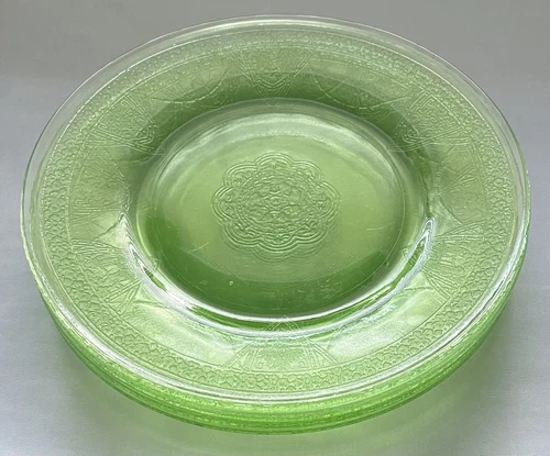 Vintage 1930s Federal Georgian Lovebirds Set Of 4 Luncheon Plates Uranium L2