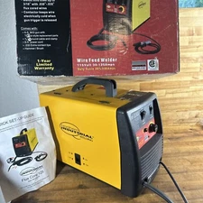 Northern Industrial 125 Flux Core Welder No. 628575  Nice