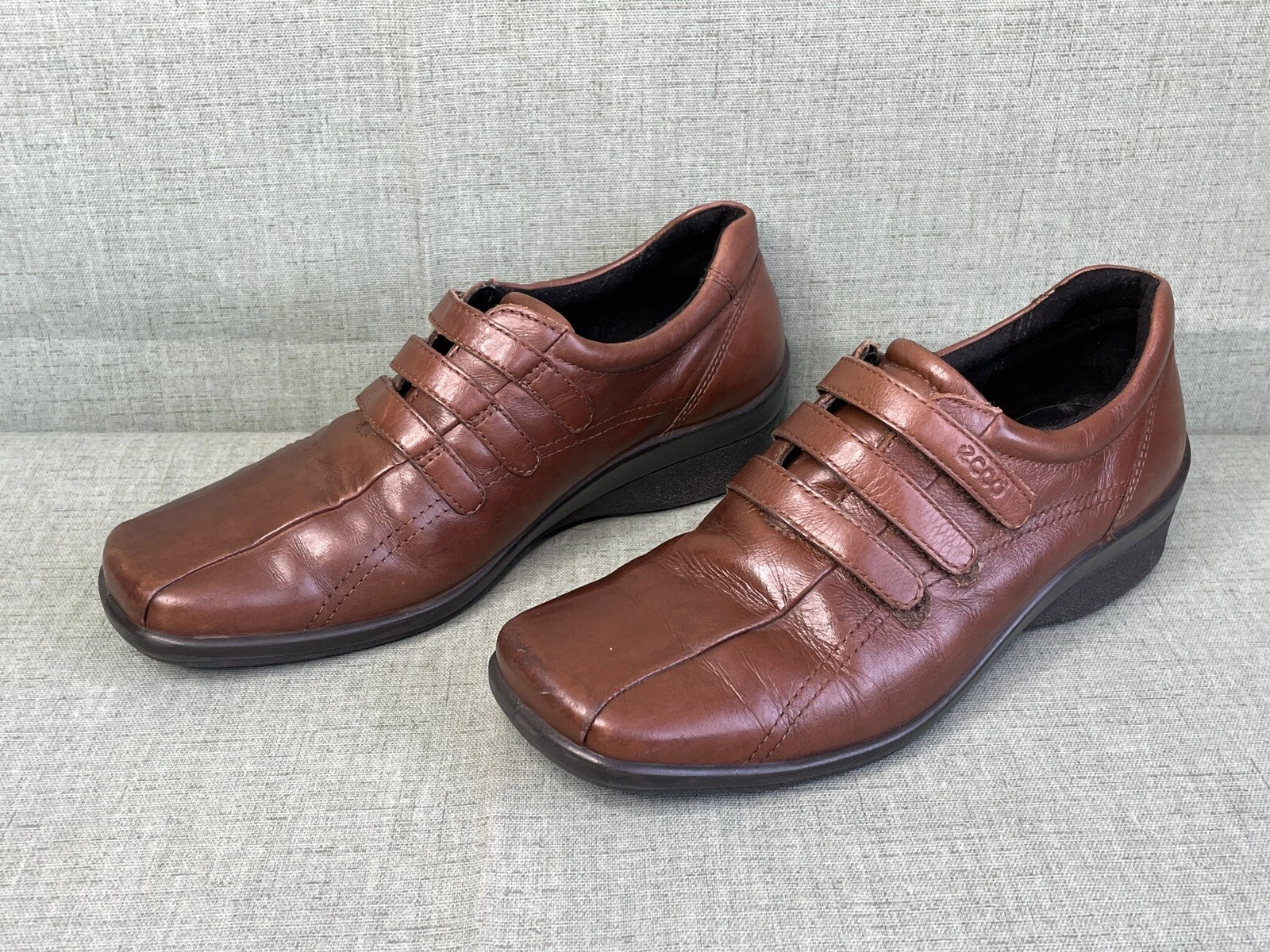 Scarpe Ecco taglia 38 mocassini in pelle marrone antiurto 3 cinturini chiusura comodi