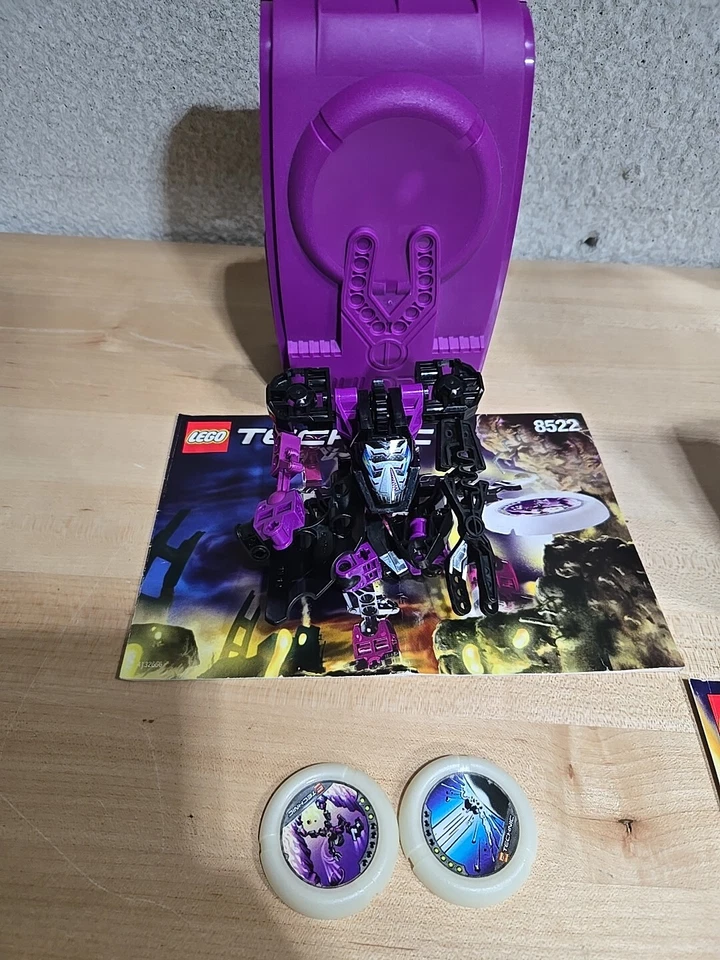 Lot Lego TECHNIC THROWBOTS 8504-8507 W/ 8521 Flare 8522 Spark Canisters Manuals - Image 2 of 4