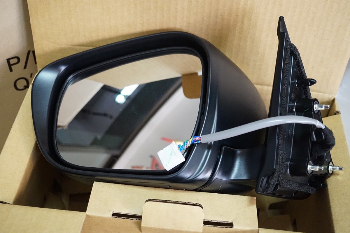 PAIR LH+RH GENUINE ELECTRIC FOLDING ADJUST WING MIRROR CHROME NAVARA