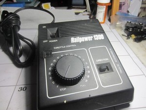 HO train accessories; A very nice and working RAILPOWER 1300 transformer