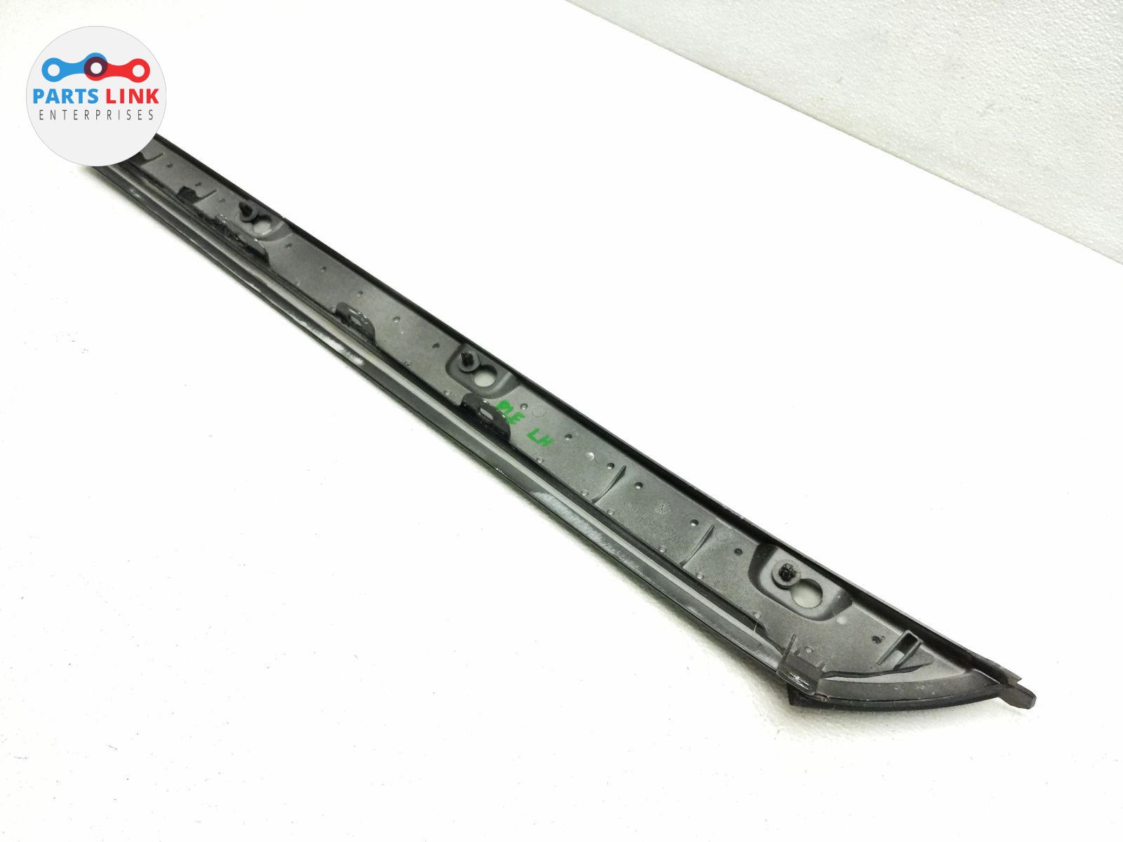 08-14 FERRARI CALIFORNIA FRONT LEFT WINDSHIELD TRIM A PILLAR MOLDING OUTER F149