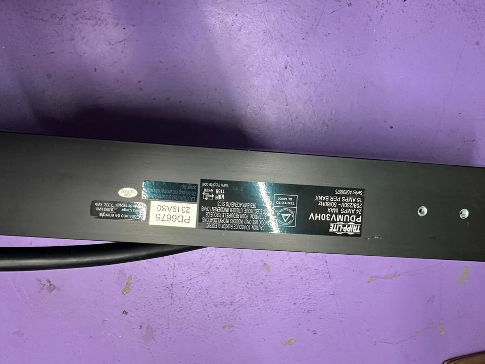 Tripp-Lite PDUMV30HV PDU Power Distribution Unit 24A 208/230V - Image 3 of 4