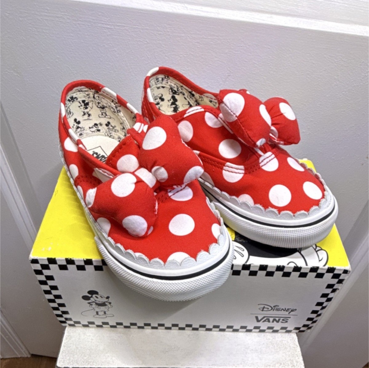 VANS x Disney Minnie Mouse Red Polka Dot Bow Girls' Slip-On Canvas