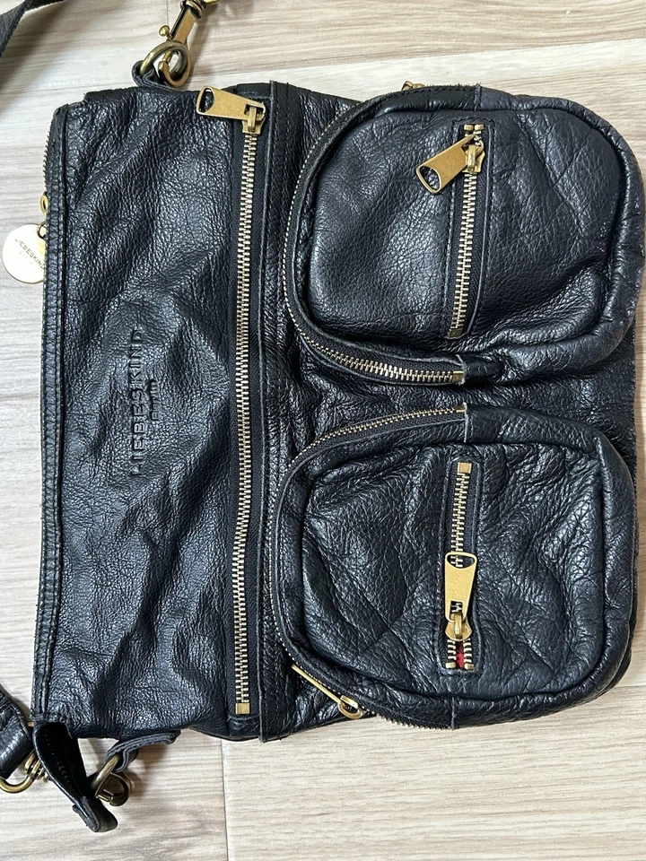 Bolsa/bolsa Liebeskind Berlin Anny Safari couro preto ombro/transversal - Imagem 3 de 4