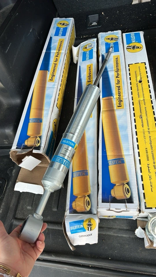 Bilstein Serie 5100 2-3” Amortiguadores Ajustables para 5ta Generación 4Runner Delanteros y Traseros  Foto 2 de 4