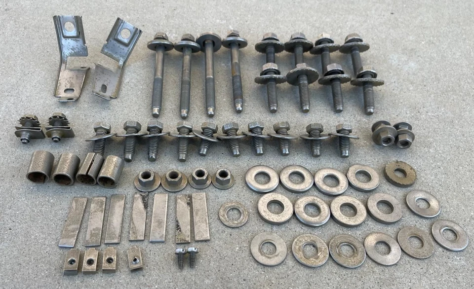 KIT PARACHOQUES TRASERO LINCOLN CONTINENTAL SOPORTE TUERCAS PERNOS ARANDELAS 1966-1969 Foto 3 de 4