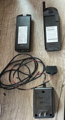 PrimeCo Qualcomm QCP-2700 Cell Phone W/ Charger