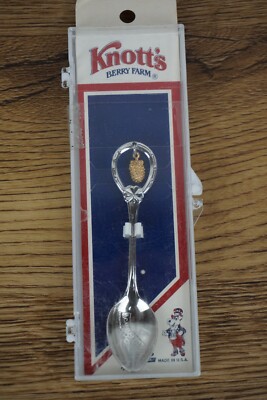 knotts berry farm California fort incorporated collectible spoon with case