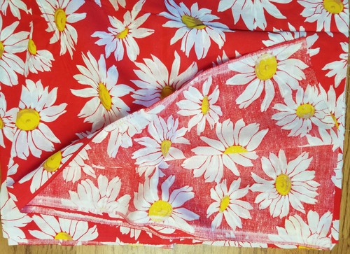 1960's Red White Yellow Daisies Cotton Fabric 45" wide x 36" 1 Yard Vibrant - Picture 2 of 2