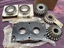 Vtg MASSEY FERGUSON CORN HEAD GEARBOX REBUILD PARTS Model 43 44 63 83 GEARS