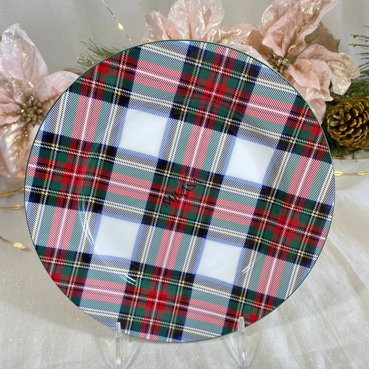 Christmas top plaid plates