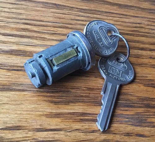 1930s 1940s GM SPARE TIRE LOCK CYL w/BRIGGS KEYS vtg NOS car pickup - Picture 3 of 9