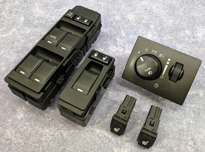 Chrysler-300-Power-Window-Controls-Driver-amp-Passenger-Side-w-Light-Control
