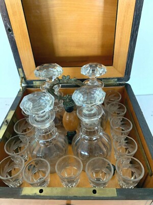 Cave à Liqueur Style Charles X - Placage Citronnier - XIXe Siècle