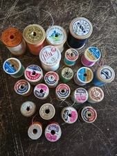 VTG lot of 24 wooden sewing thread spools Lily Belding Clarks Talon Cartier