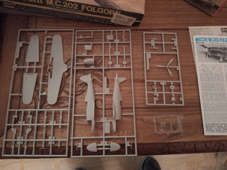 Hasegawa 51302 1/72 AEREO Macchi M.C.202 Folgore COMPLETO NO DECALS - Immagine 2 di 2