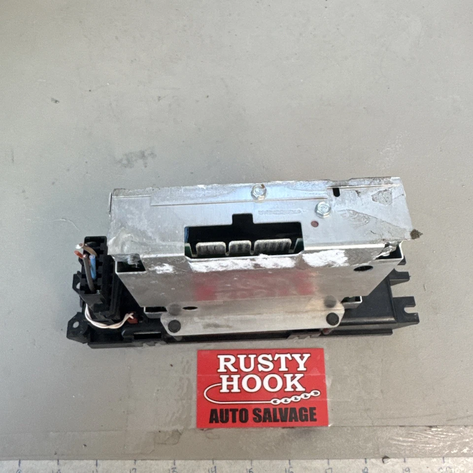 Oldsmobile Regency 98 Delta 88 1986-1988 temperatura digital aire acondicionado calefacción control de clima Foto 4 de 4