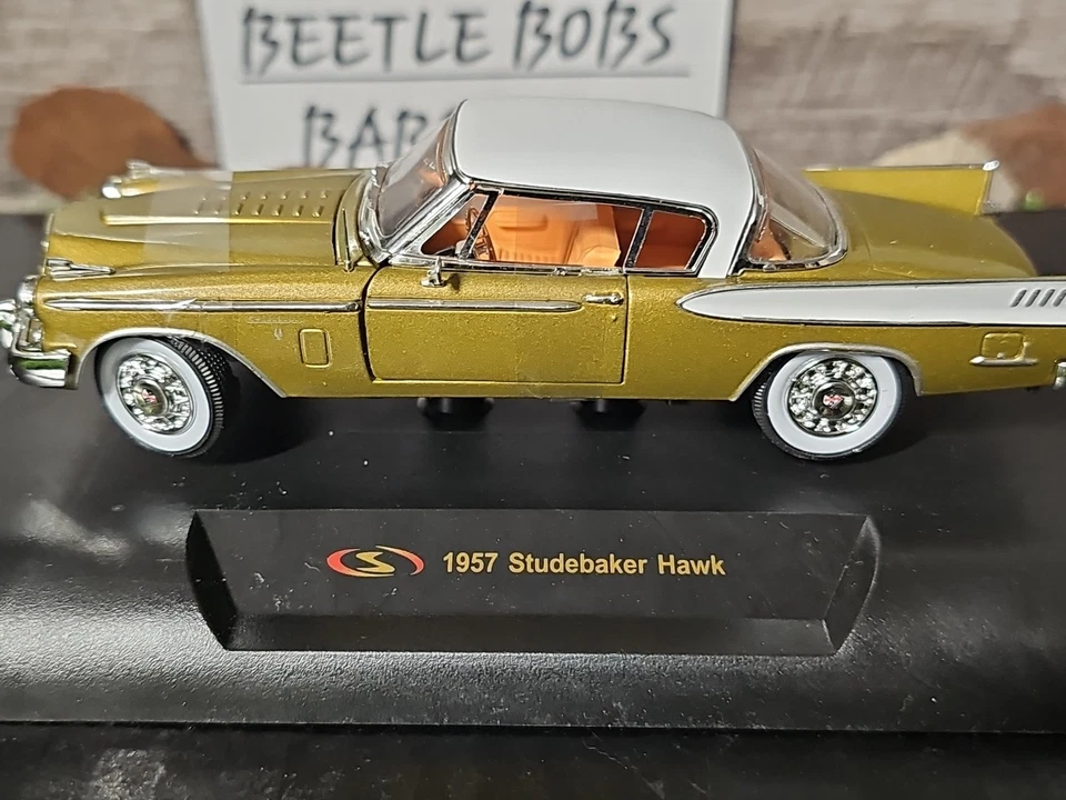 Signature Models 1957 Studebaker Golden Hawk 1:32 Scale Diecast Car - Image 2 of 4