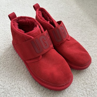 UGG Neumel II Graphic Spell Out Chukka Boots Men's Size 7 Samba Red 1111730