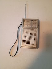 Vintage Radio Shack Realistic AM/FM SOLID STATE Portable Radio