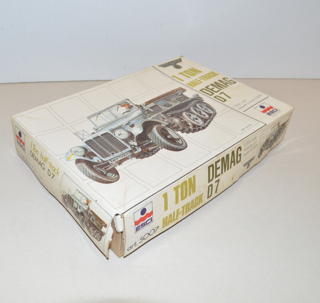 Vintage ESCI 1 TON HALF TRACK Model Kit Complete Unbuilt 1:35 Scale Sealed Parts