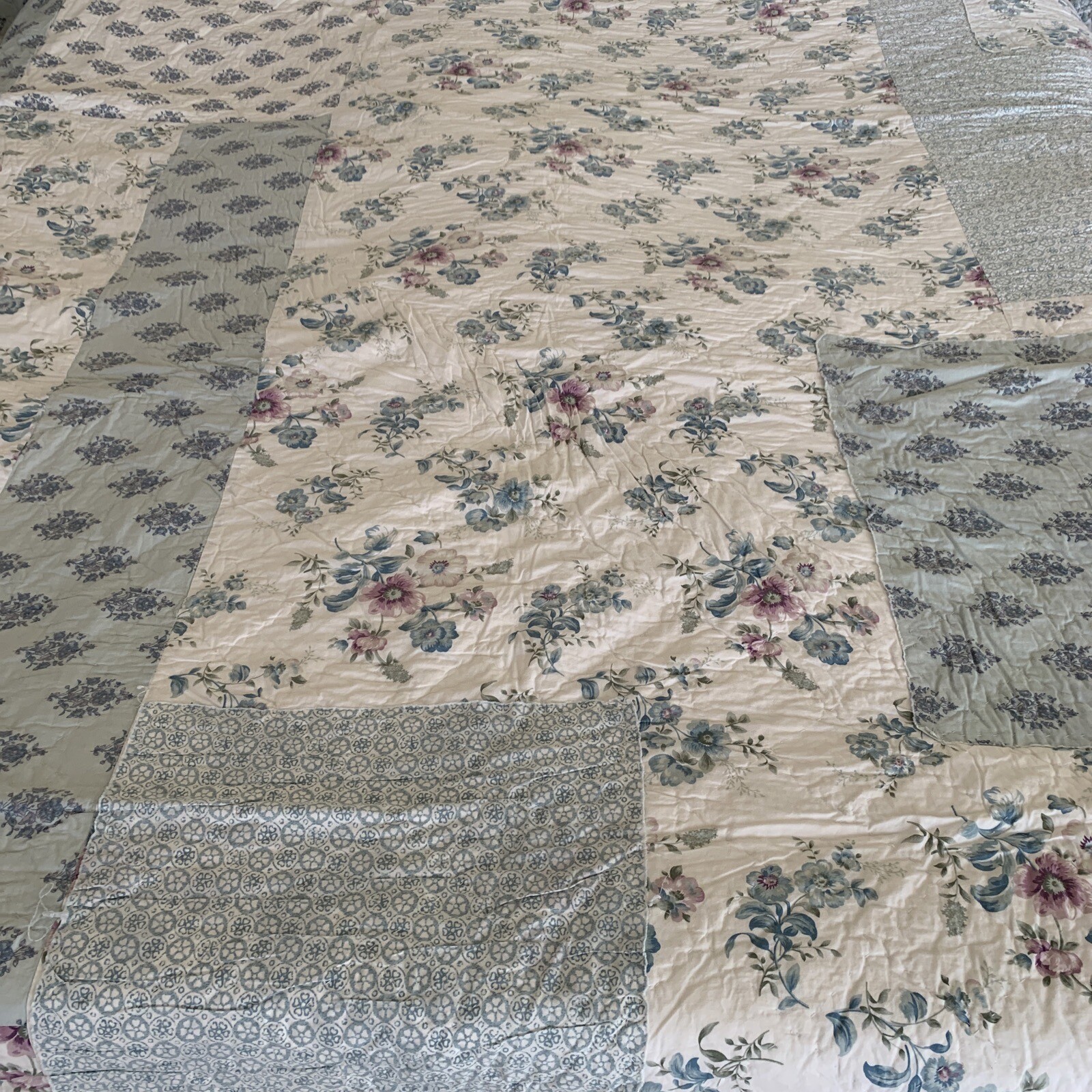 Simply Shabby Chic Queen /King Sized Patchwork Quilt Blue Purple Floral