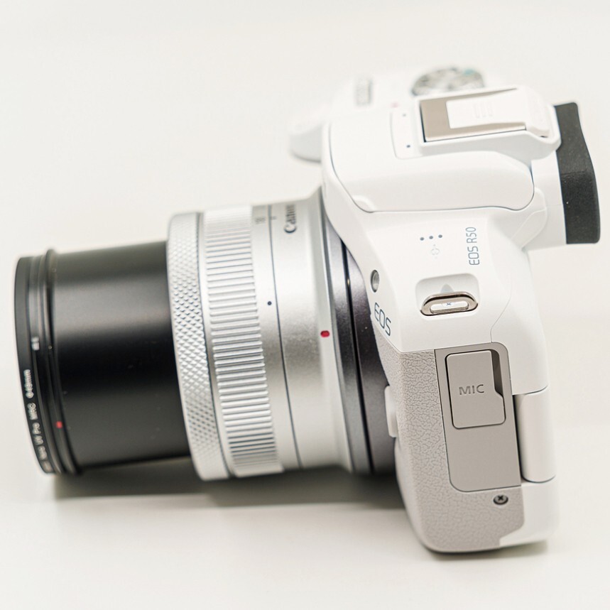 Canon EOS R50 Mirrorless Camera with 18-45mm Lens White Genuine