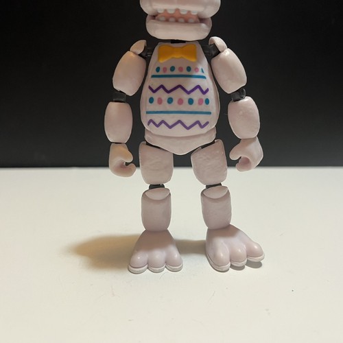 Funko Five Nights at Freddy's FNAF Blanco Pascua Bonnie 5” Figura Walmart Excl. - Imagen 3 de 7