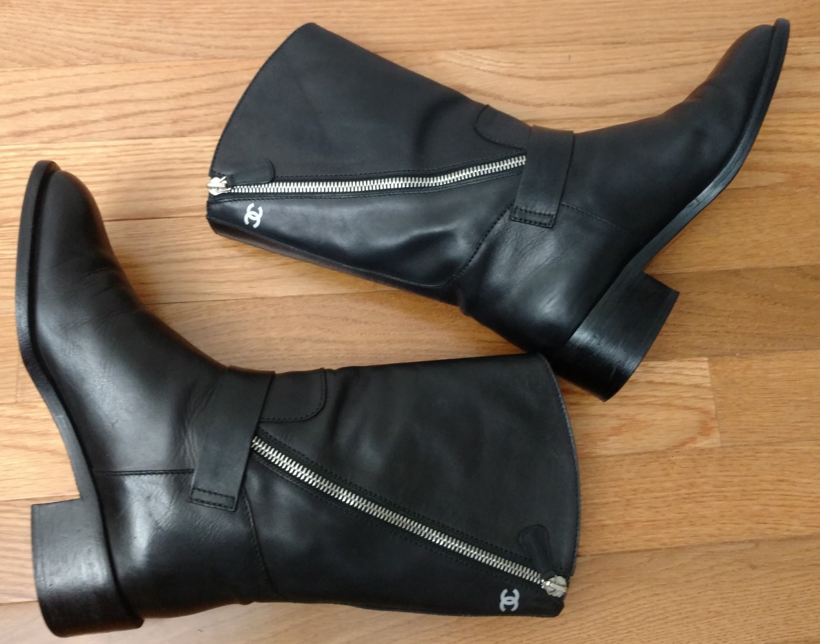 Chanel EU 38 Black Boots Leather High Ankle CC Logo thumbnail 2