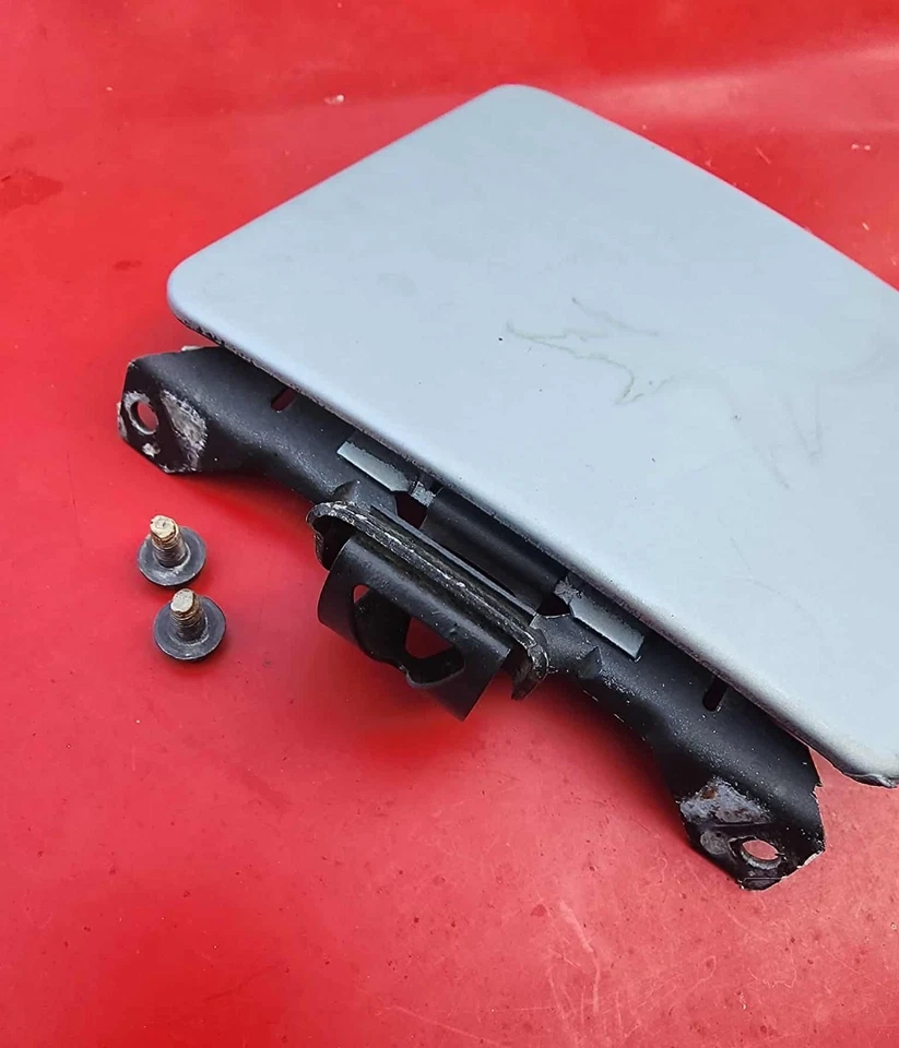 Blazer Chevy S10 S15 1982-93 GMC Sonoma Jimmy OEM puerta de gasolina puerta de combustible gris claro Foto 2 de 4