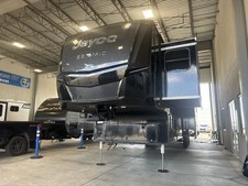 2027 Jayco Seismic 395