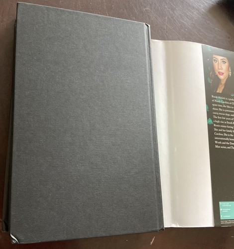 ๐ Fairyloot exclusive, The Righteous by Renee Ahdieh Signed Hardcover Book - Picture 6 of 7