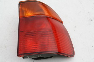 RÜCKLICHT BREMSLICHT HECKLEUCHTE HINTEN RECHTS 8371328 8361672 BMW 5er E39 523i