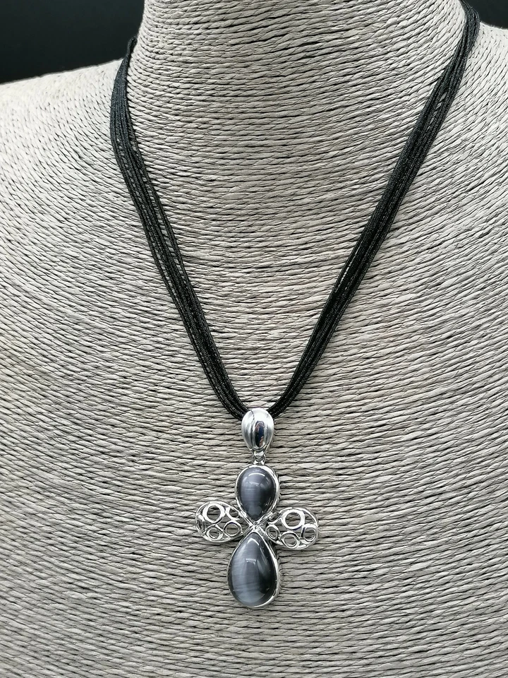 girocollo ciondolo croce argento e occhio di gatto GIOIELLO ITALIANO da donna - Immagine 4 di 4