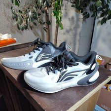 Li-Ning Yushuai 17 Low - Panda. Pre Owned In ...