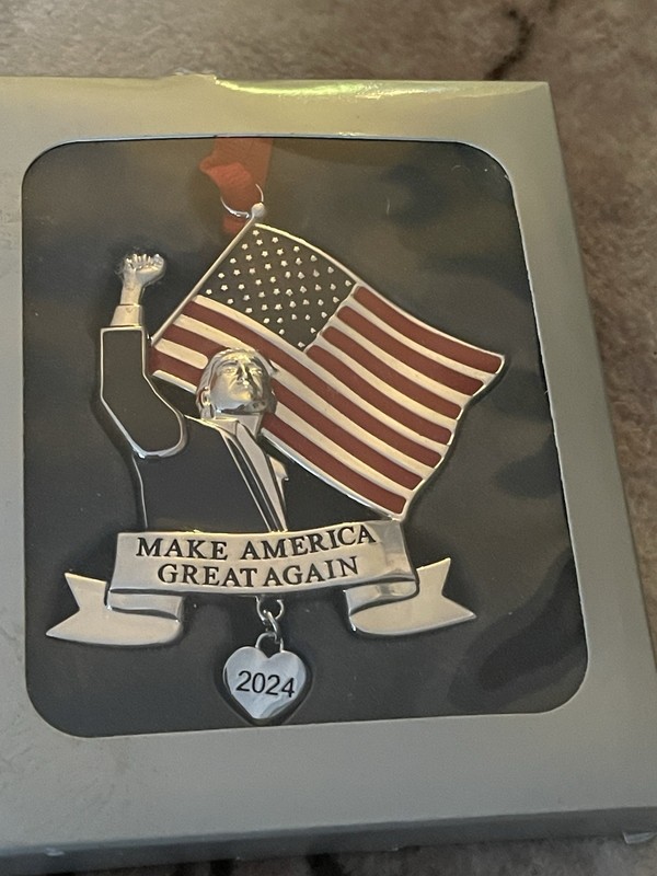 2024 Donald Trump Fist Pump Make America Great Again Ornament/NEW.      *A