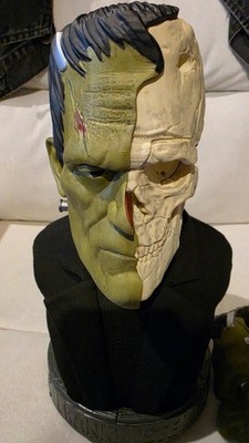 Universal Epic Dark Universe Skull Reveal Frankenstein Skullology Sammler Büste