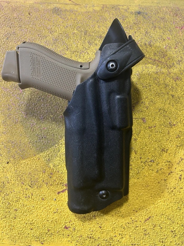 Safariland 6360 Lev3 STX Duty Holster Glock 19 19x 23 w/ Light RH - Image 2 of 4
