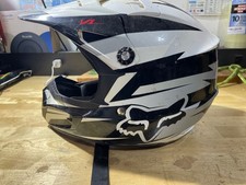 Casco Fox Motorcross Blanco y Negro V1 Pilot.  Certificado DOT.  KL 51-52 cm