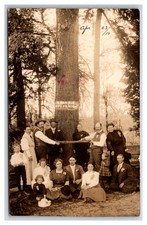 NEWBERG OREGON RPPC ~ Famiglia di legname "Baby Fir Tree 250ft"
