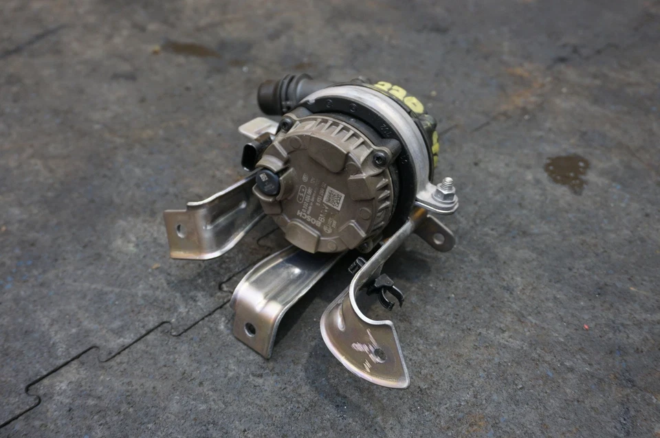 Bomba de refrigerante de agua electrónica auxiliar 865128802 BMW X5 Toyota Supra 2020-21 Foto 3 de 4