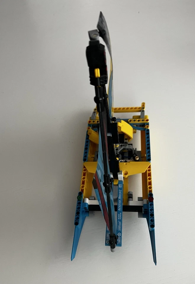 LEGO Technic 42074 Racing Yacht, photo 4 of 5
