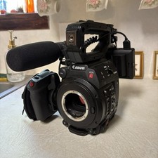 Canon EOS C200B Cinema Camera 393 Hours With SmallHD Screen BP-A30 Battery 4k