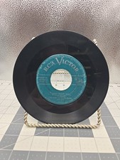 Eddy Arnold - Cuddle Buggin Baby/The Lovebug Itch 0 7", Single RCA Victor 45