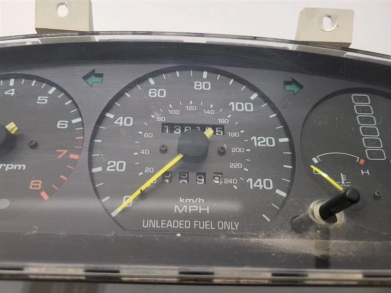 95 MAZDA 626 VELOCÍMETRO CLÚSTER 4 CILINDROS OEM AT Foto 3 de 4