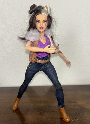 Disney Zombies 2: Wynter Barkowitz 11.5'' Werewolf Doll 2020