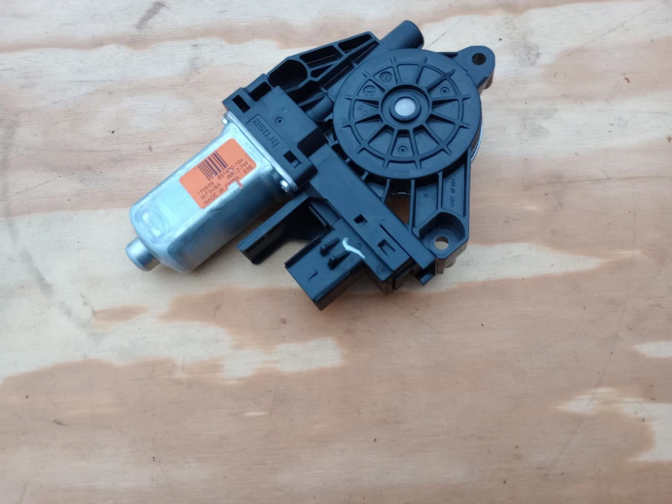 JEEP CHEROKEE FRONT LEFT SIDE DOOR WINDOW REGULATOR MOTOR OEM 2014 - 2023 - Image 4 of 4