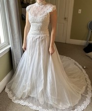 Vintage 1970s ILGWU Union Made White Lace Wedding Dress High Neck Train Size 11